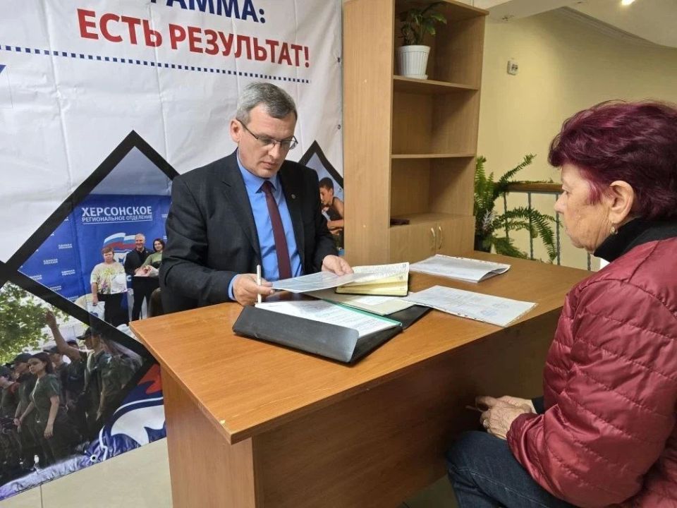 В Скадовске провели бесплатный приём для жителей по юридическим вопросам В Скадовске провели бесплатный приём для жителей по юридическим вопросам