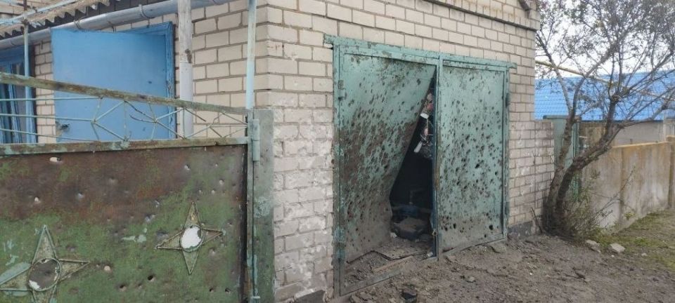 В результате атак ВСУ в Малокаховке и Любимовке повреждены дома, сообщили в Администрации Каховского округа В результате атак ВСУ в Малокаховке и Любимовке повреждены дома, сообщили в Администрации Каховского округа