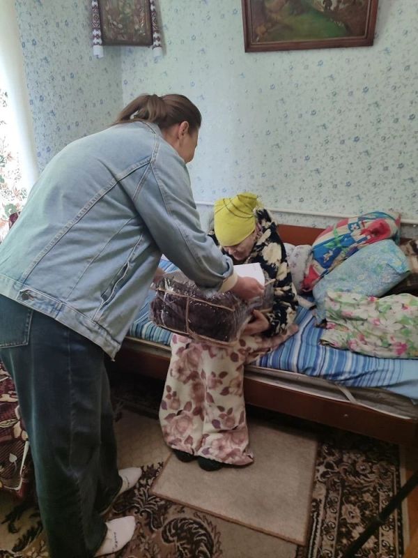 От Президента с любовью: Голопристанский округ поздравил ветерана ВОВ От Президента с любовью: Голопристанский округ поздравил ветерана ВОВ