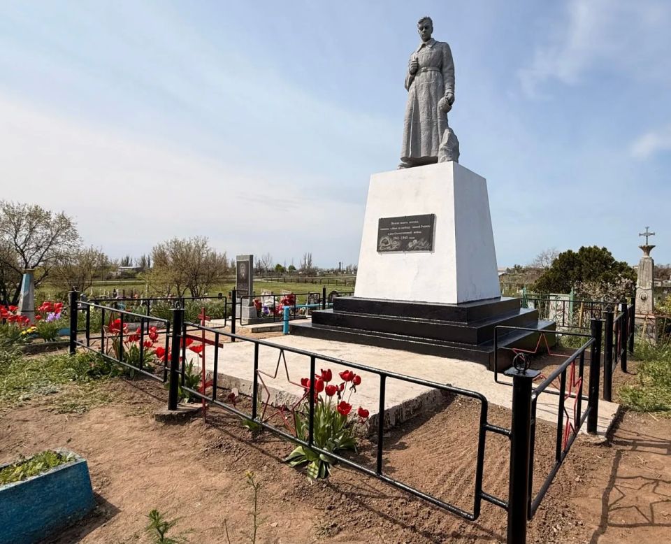 Студенты Херсонского аграрного университета и Скадовского аграрного колледжа присоединились к Международному субботнику, приуроченному ко Дню Победы Студенты Херсонского аграрного университета и Скадовского аграрного колледжа присоединились к Международному субботнику, приуроченному ко Дню Победы