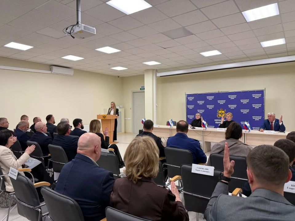 Председатель Избирательной комиссии Херсонской области Марина Захарова представила на 49-м заседании облдумы два законопроекта Председатель Избирательной комиссии Херсонской области Марина Захарова представила на 49-м заседании облдумы два законопроекта