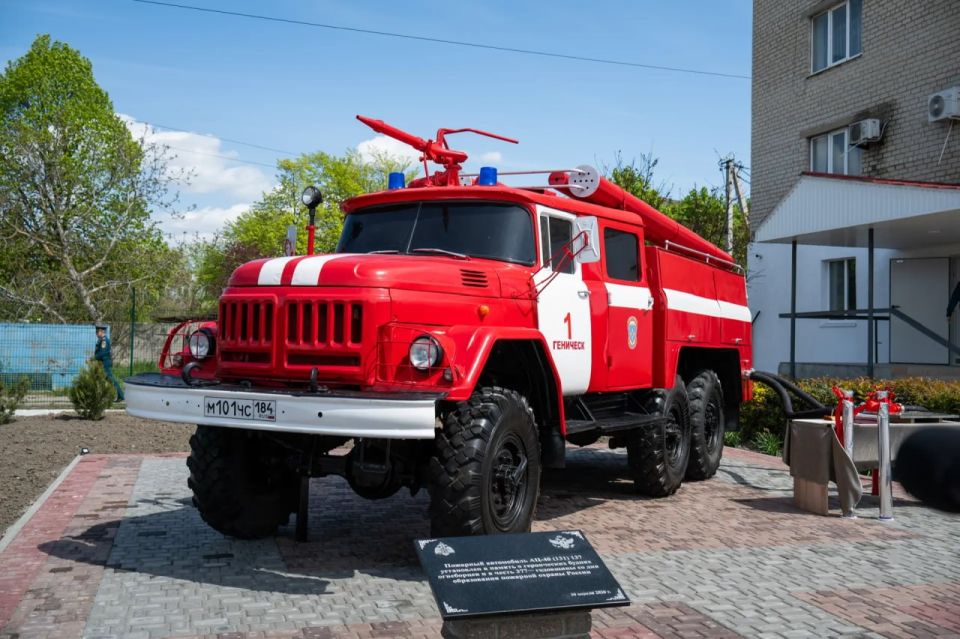Владимир Сальдо: В Геническе открыли монумент легендарной пожарной автоцистерне Владимир Сальдо: В Геническе открыли монумент легендарной пожарной автоцистерне