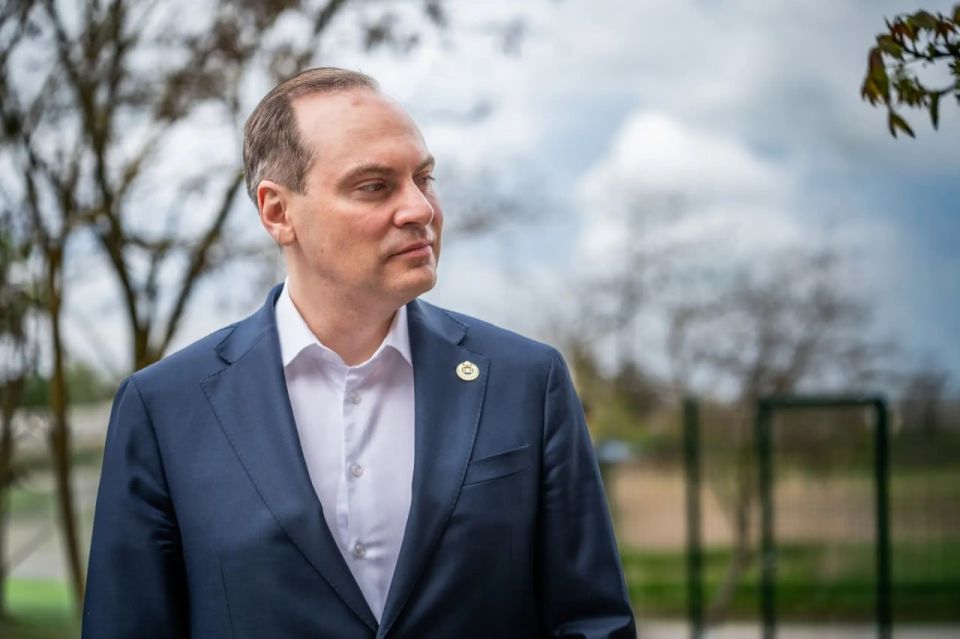 Владимир Сальдо и глава Республики Мордовия Артем Здунов посетили объекты шефской помощи Владимир Сальдо и глава Республики Мордовия Артем Здунов посетили объекты шефской помощи