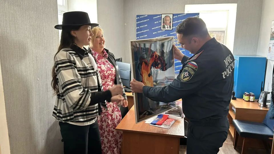 "ЕДИНАЯ РОССИЯ" поздравила отважных спасателей с Днём пожарной охраны! "ЕДИНАЯ РОССИЯ" поздравила отважных спасателей с Днём пожарной охраны!