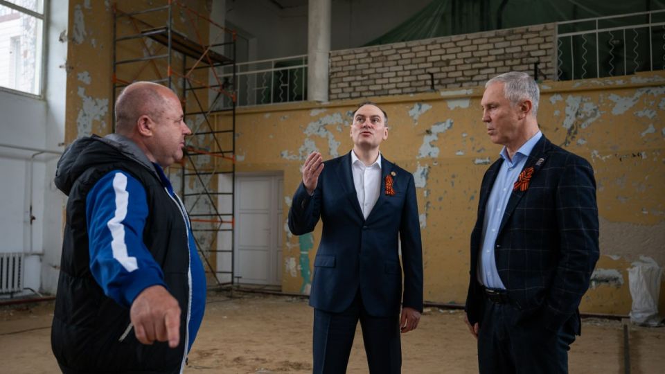 Владимир Сальдо и глава Республики Мордовия Артем Здунов посетили объекты шефской помощи Владимир Сальдо и глава Республики Мордовия Артем Здунов посетили объекты шефской помощи