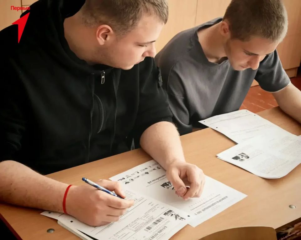 Первые Добропольской школы приняли участие в «Диктанте Победы» Первые Добропольской школы приняли участие в «Диктанте Победы»