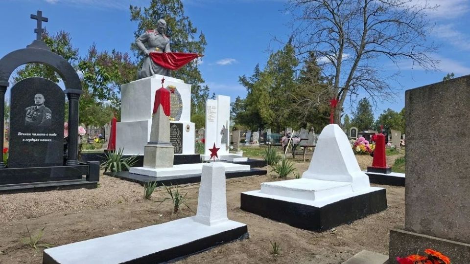 В Чернянке привели в порядок памятники и захоронения участников Великой Отечественной войны В Чернянке привели в порядок памятники и захоронения участников Великой Отечественной войны