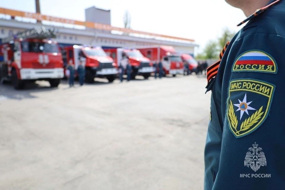 В Геническе открыли монумент в честь легендарной пожарной автоцистерны В Геническе открыли монумент в честь легендарной пожарной автоцистерны