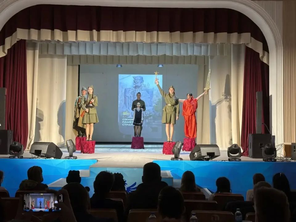 Память, которая звучит в голосах школьников: в Херсонской области подвели итоги конкурса «Мы — наследники Победы!» Память, которая звучит в голосах школьников: в Херсонской области подвели итоги конкурса «Мы — наследники Победы!»