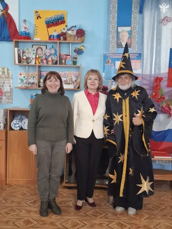 Детские сады Генического и Великолепетихского округов получили в подарок космическое шоу от волонтёров из Новороссийска Детские сады Генического и Великолепетихского округов получили в подарок космическое шоу от волонтёров из Новороссийска