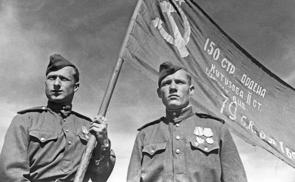 Владимир Сальдо: 81 год назад разведчики 150-й Идрицкой стрелковой дивизии Алексей Берест, Михаил Егоров и Мелитон Кантария водрузили Знамя Победы над рейхстагом Владимир Сальдо: 81 год назад разведчики 150-й Идрицкой стрелковой дивизии Алексей Берест, Михаил Егоров и Мелитон Кантария водрузили Знамя Победы над рейхстагом
