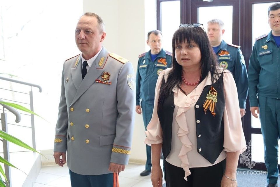 В МЧС Херсонской области наградили личный состав в честь Дня пожарной охраны В МЧС Херсонской области наградили личный состав в честь Дня пожарной охраны