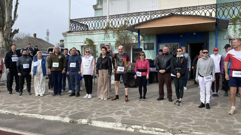 Павел Тропкин: Мир, труд, май, спорт: первый марафон Новороссии состоялся в Геническе Павел Тропкин: Мир, труд, май, спорт: первый марафон Новороссии состоялся в Геническе