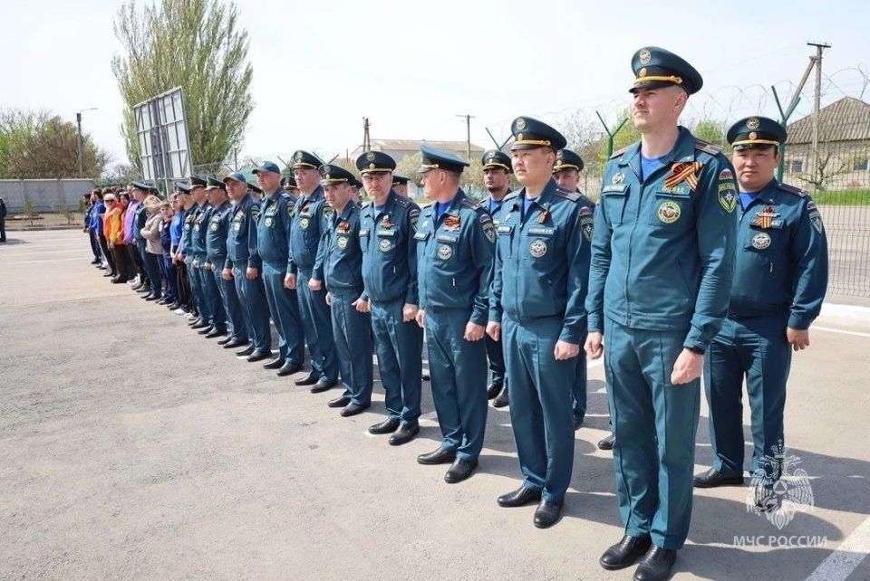 В Геническе открыли монумент в честь легендарной пожарной автоцистерны В Геническе открыли монумент в честь легендарной пожарной автоцистерны