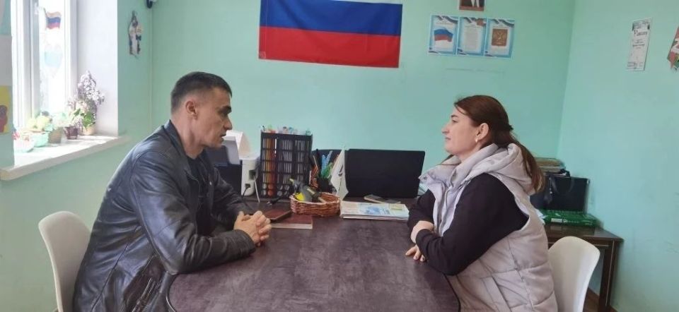 Заместитель главы Каховского округа Игорь Бежезицкий провел рабочие встречи с работниками культуры села Тавричанка Заместитель главы Каховского округа Игорь Бежезицкий провел рабочие встречи с работниками культуры села Тавричанка