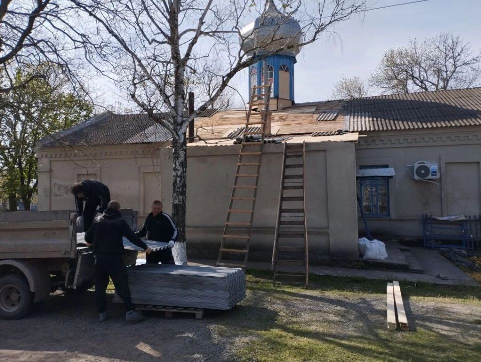 "Единая Россия" помогла небольшой церкви в Новотроицком окурге, попавшей в беду "Единая Россия" помогла небольшой церкви в Новотроицком окурге, попавшей в беду