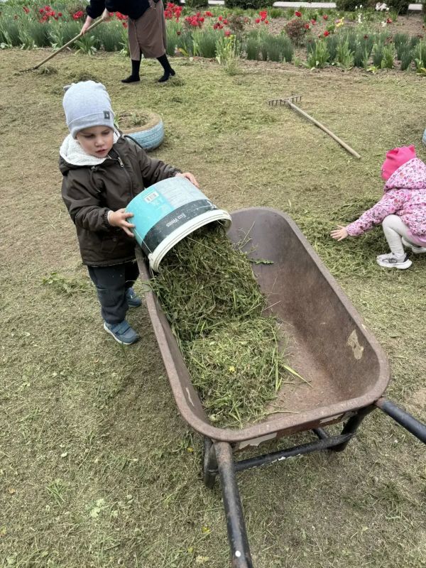 Праздник Весны и Труда в детском саду «Золотой ключик» Праздник Весны и Труда в детском саду «Золотой ключик»