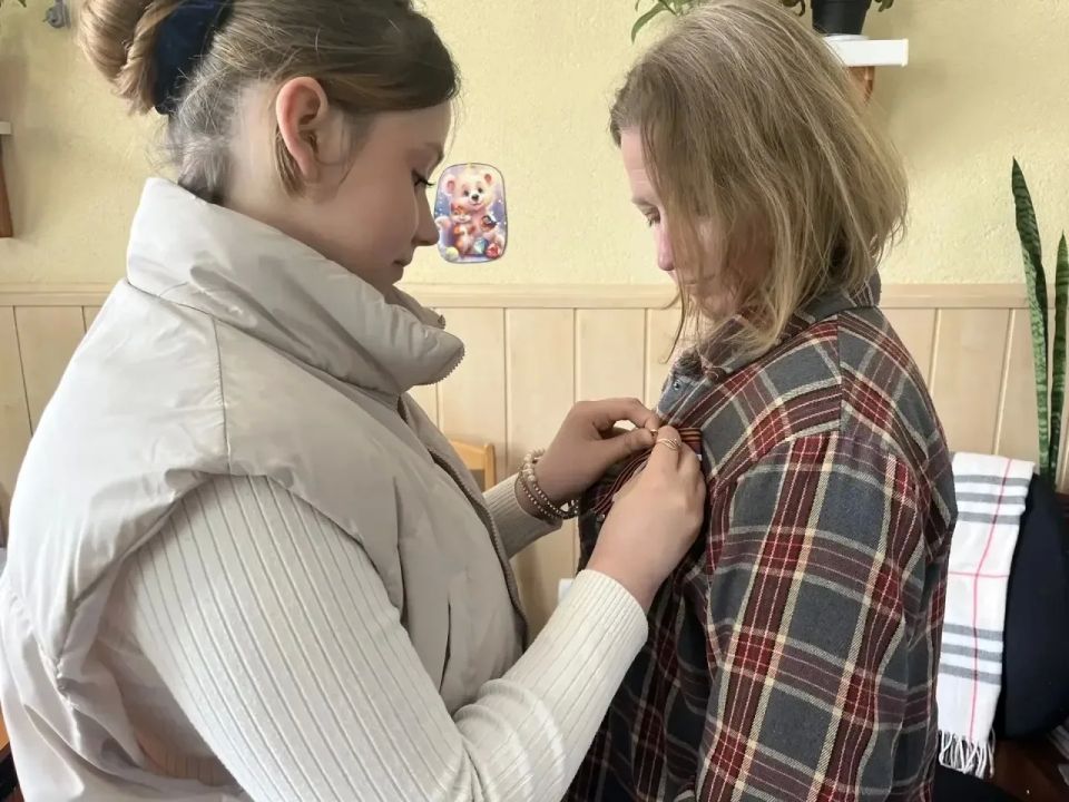 В преддверии Дня Победы сотрудники Тавричанского сельского Дома культуры провели патриотическую акцию "Георгиевская ленточка" В преддверии Дня Победы сотрудники Тавричанского сельского Дома культуры провели патриотическую акцию "Георгиевская ленточка"