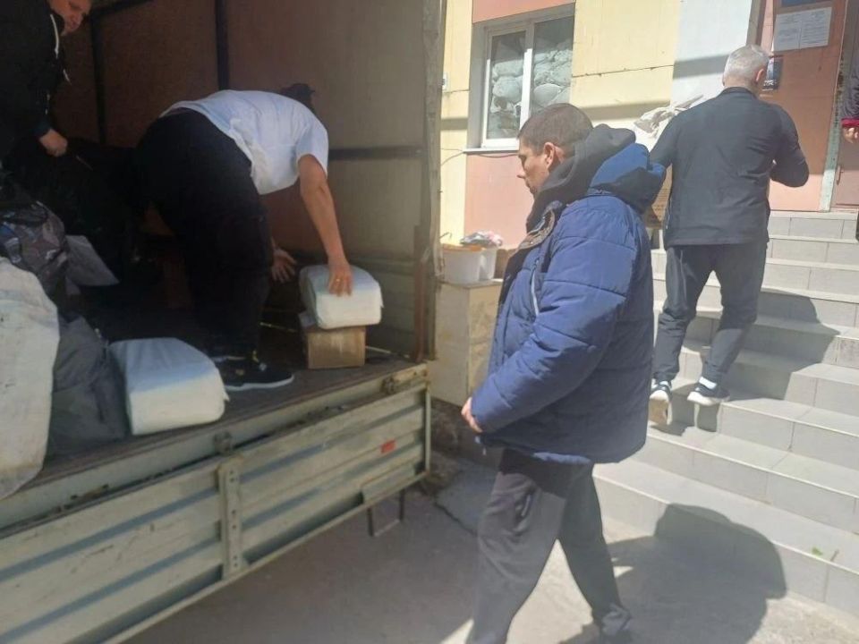 Лабинский район Кубани передал очередную партию гуманитарной помощи в Каховку Лабинский район Кубани передал очередную партию гуманитарной помощи в Каховку