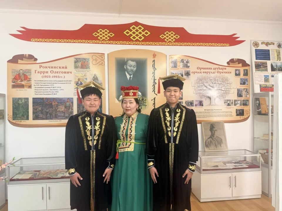 Александр Дудка: Семья Эрендженовых присоединилась к международному фотоконкурсу костюмов Александр Дудка: Семья Эрендженовых присоединилась к международному фотоконкурсу костюмов