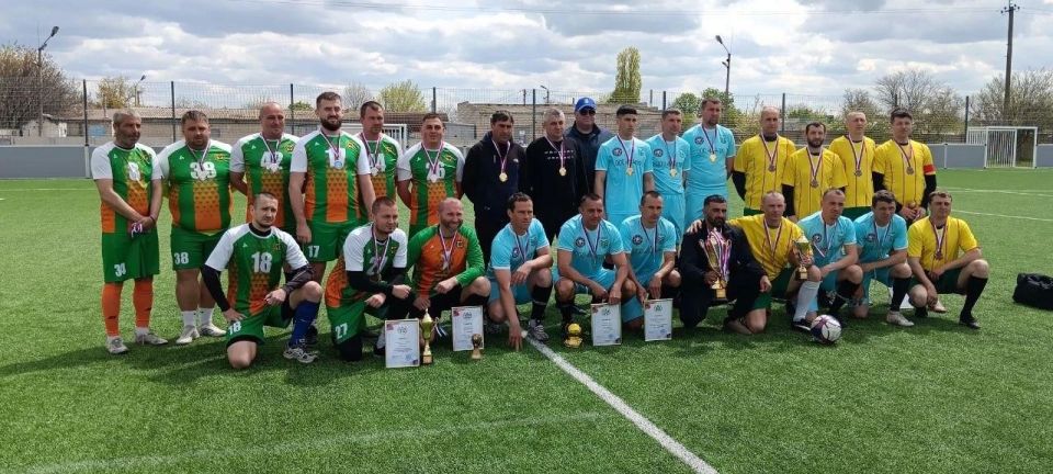 На стадионе "Скиф" в Нижних Серогозах наградили победителей и призеров чемпионата Херсонщины по футболу 8х8 среди любителей На стадионе "Скиф" в Нижних Серогозах наградили победителей и призеров чемпионата Херсонщины по футболу 8х8 среди любителей