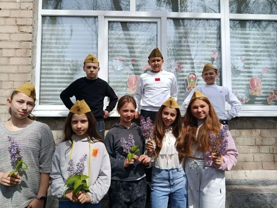 «Окна Победы» в Красненской школе «Окна Победы» в Красненской школе