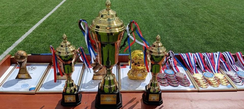 На стадионе "Скиф" в Нижних Серогозах наградили победителей и призеров чемпионата Херсонщины по футболу 8х8 среди любителей На стадионе "Скиф" в Нижних Серогозах наградили победителей и призеров чемпионата Херсонщины по футболу 8х8 среди любителей