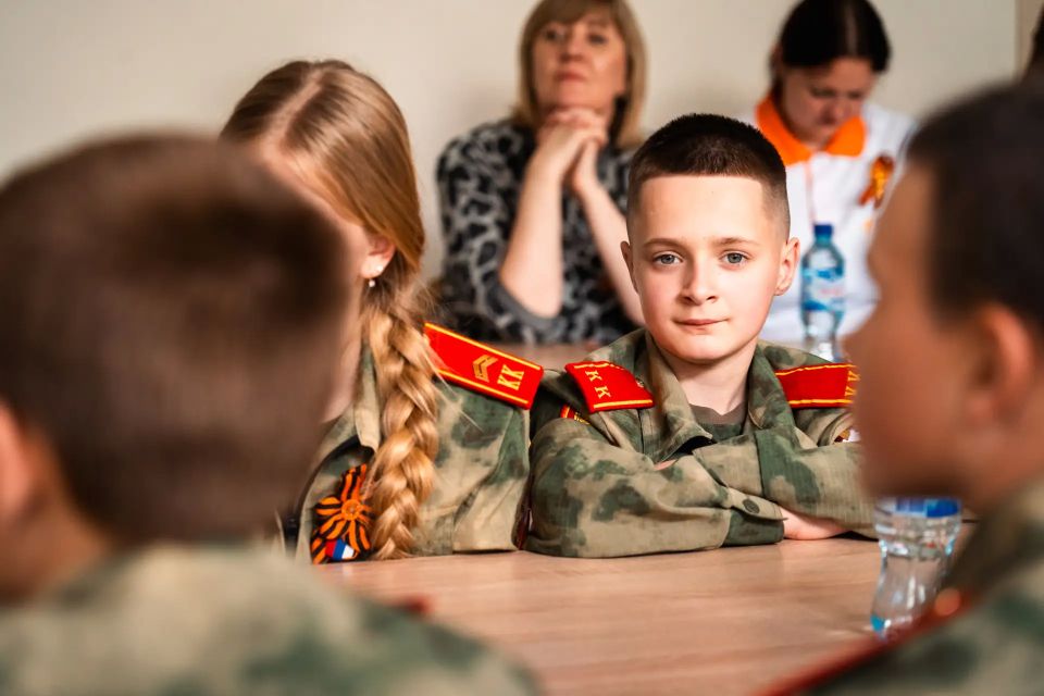 «Наследники Победы»: трогательный разговор о памяти с молодёжью Геническа «Наследники Победы»: трогательный разговор о памяти с молодёжью Геническа