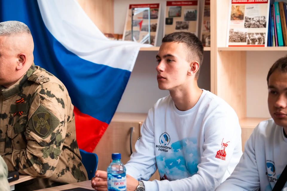 «Наследники Победы»: трогательный разговор о памяти с молодёжью Геническа «Наследники Победы»: трогательный разговор о памяти с молодёжью Геническа