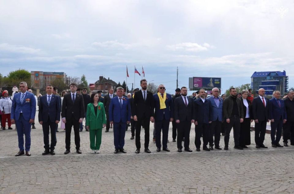 В Ростове-на-Дону на территории главного храма Южного военного округа открыли мемориал "Земля героев", объединивший 19 регионов России В Ростове-на-Дону на территории главного храма Южного военного округа открыли мемориал "Земля героев", объединивший 19 регионов России