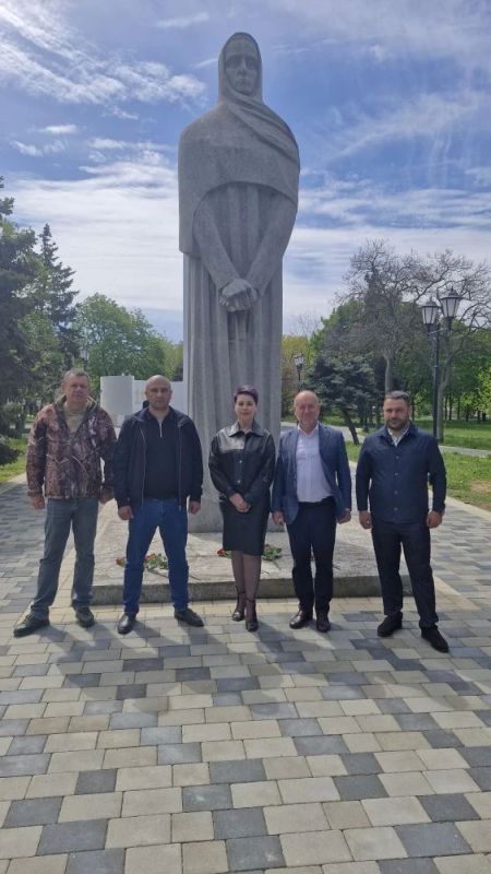 «Сад Памяти» для Геническа: Душевная благодарность за красоту и надежду «Сад Памяти» для Геническа: Душевная благодарность за красоту и надежду