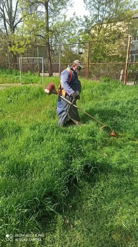 Работы по благоустройству и подготовке к летнему сезону в Геническом округе Работы по благоустройству и подготовке к летнему сезону в Геническом округе