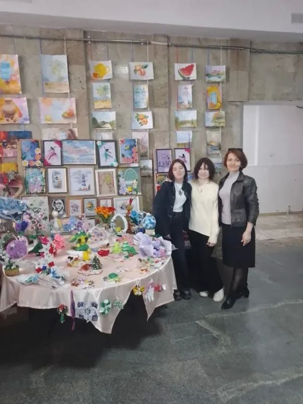 Творческий калейдоскоп: выставка работ воспитанников Генического центра детского и юношеского творчества Творческий калейдоскоп: выставка работ воспитанников Генического центра детского и юношеского творчества