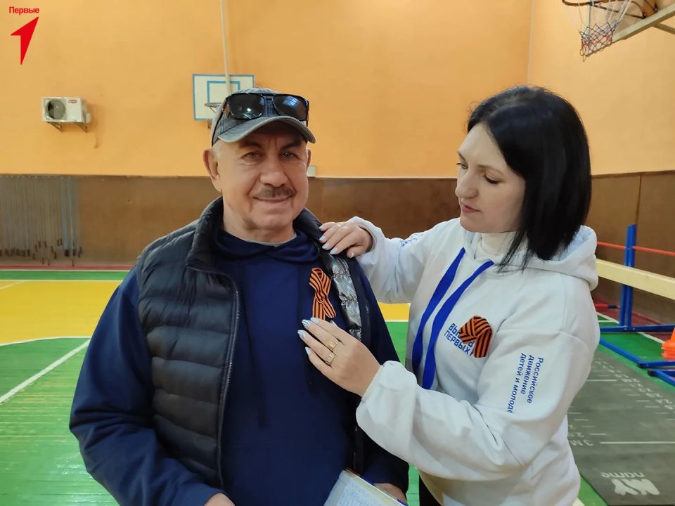 Первые Новотроицкой школы № 2 присоединились к акции «Георгиевская ленточка» Первые Новотроицкой школы № 2 присоединились к акции «Георгиевская ленточка»