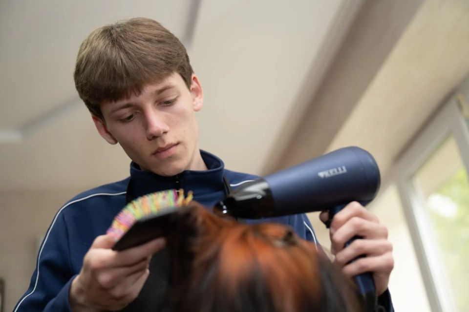 Заместитель руководителя Администрации президента Сергей Кириенко проинспектировал строительный колледж и жилой комплекс в Геническе Заместитель руководителя Администрации президента Сергей Кириенко проинспектировал строительный колледж и жилой комплекс в Геническе