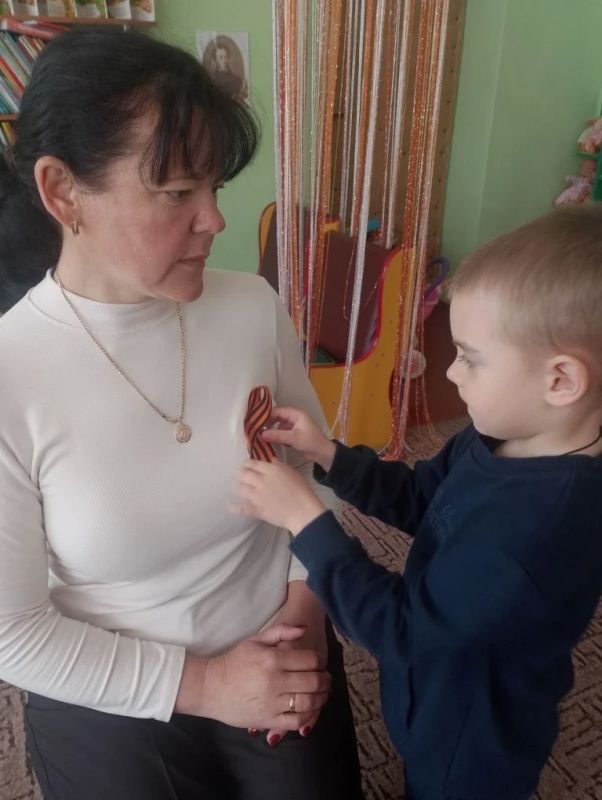 «Я помню! Я горжусь!»: в детском саду Скадовского округа стартовала акция «Георгиевская ленточка» «Я помню! Я горжусь!»: в детском саду Скадовского округа стартовала акция «Георгиевская ленточка»