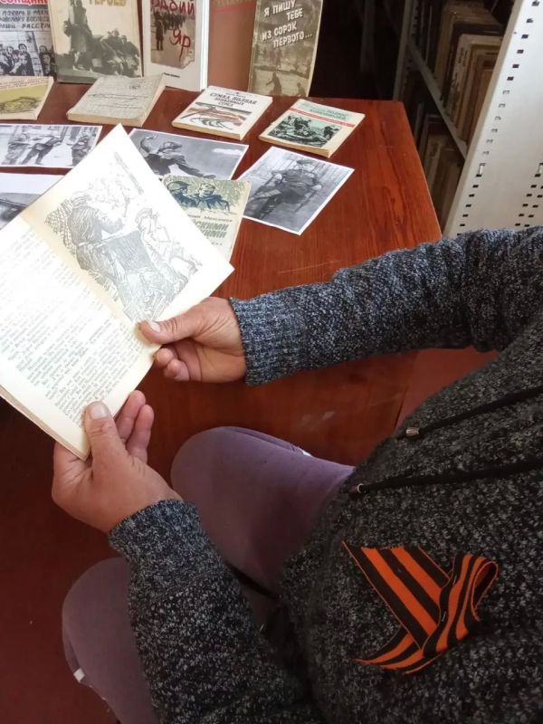 Моя любимая книга о войне. Проходит время, уходят из жизни свидетели славных и трагических событий Великой Отечественной войны, но память остаётся в сердцах навсегда и передаётся из поколения в поколение Моя любимая книга о войне. Проходит время, уходят из жизни свидетели славных и трагических событий Великой Отечественной войны, но память остаётся в сердцах навсегда и передаётся из поколения в поколение