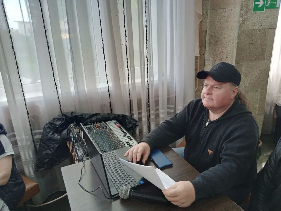 “Одна страна на всех”: в Геническе наградили победителей фестиваля изобразительного творчества “Одна страна на всех”: в Геническе наградили победителей фестиваля изобразительного творчества