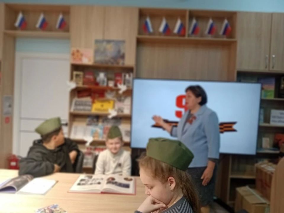 Патриотический час "Память в лицах" для школьников Стрелкового Патриотический час "Память в лицах" для школьников Стрелкового