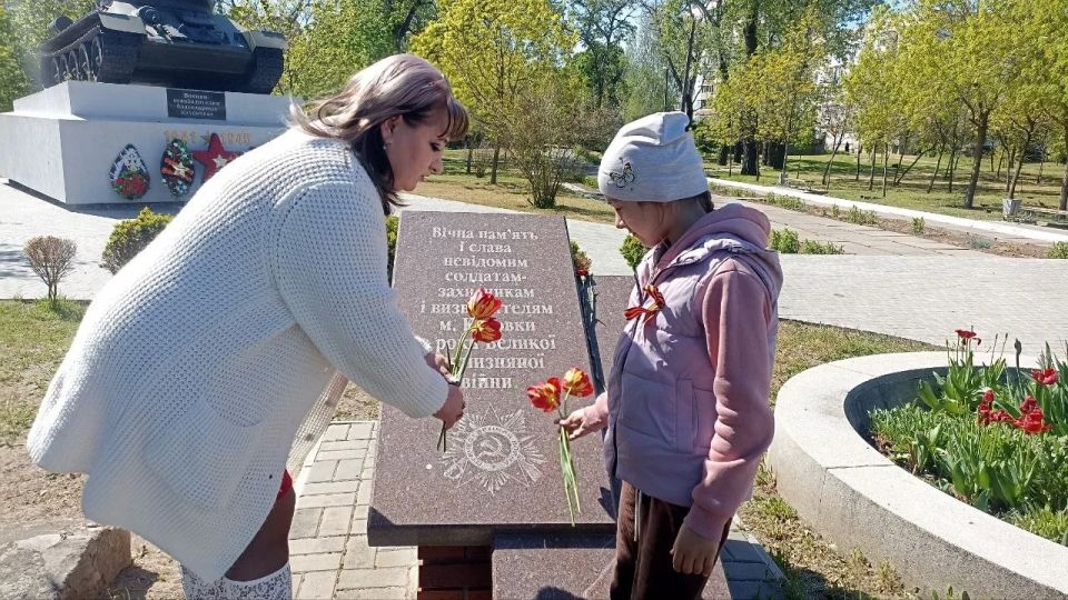 В Любимовском учреждении культуры прошел час мужества «Минувших лет живая память!» В Любимовском учреждении культуры прошел час мужества «Минувших лет живая память!»