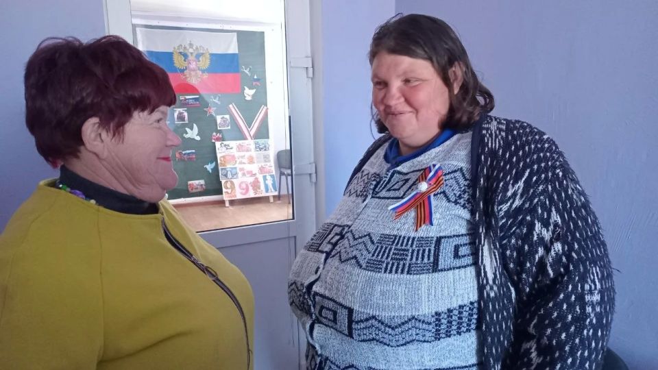 В преддверии Дня Победы работники культуры села Дудчино провели традиционную патриотическую акцию "Георгиевская лента" В преддверии Дня Победы работники культуры села Дудчино провели традиционную патриотическую акцию "Георгиевская лента"