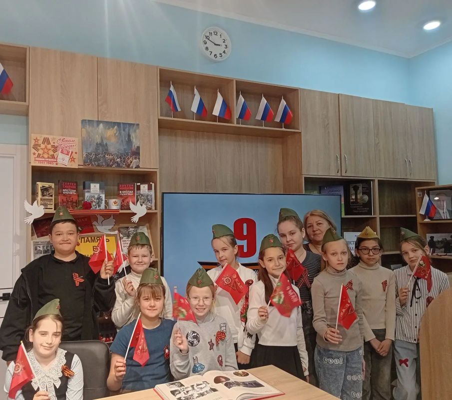 Патриотический час "Память в лицах" для школьников Стрелкового Патриотический час "Память в лицах" для школьников Стрелкового