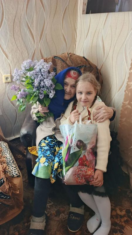 “Узелки памяти”: В селе Семихатка подарили тепло тем, чьё детство опалила война “Узелки памяти”: В селе Семихатка подарили тепло тем, чьё детство опалила война