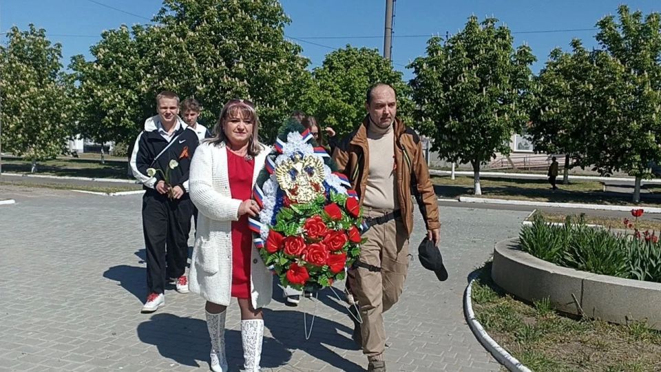 В Любимовском учреждении культуры прошел час мужества «Минувших лет живая память!» В Любимовском учреждении культуры прошел час мужества «Минувших лет живая память!»