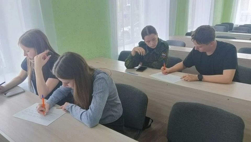 Владимир Сальдо: С будущими избирателями – о самом важном и творчески Владимир Сальдо: С будущими избирателями – о самом важном и творчески