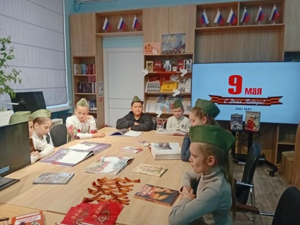 Патриотический час "Память в лицах" для школьников Стрелкового Патриотический час "Память в лицах" для школьников Стрелкового