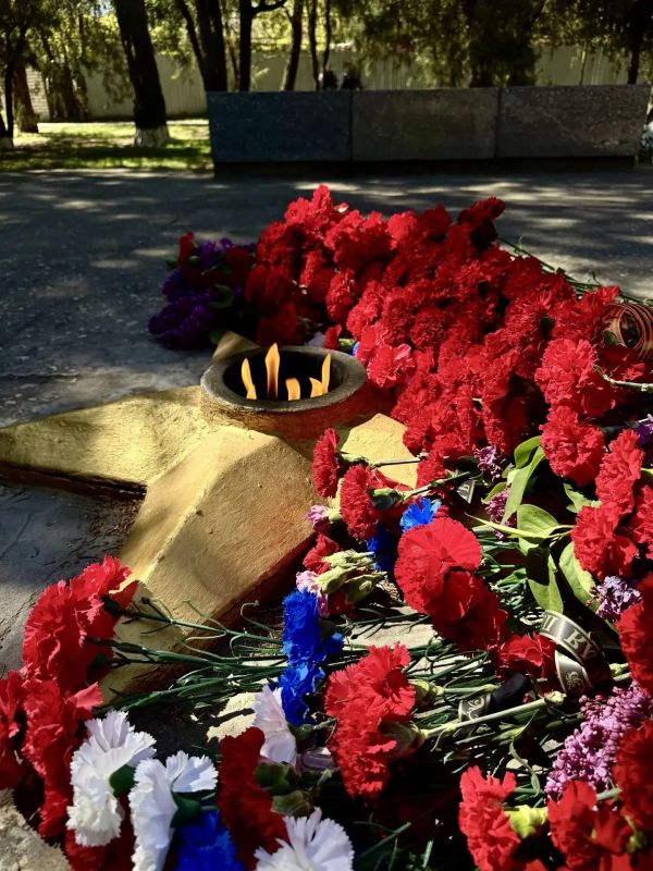 «Пока мы помним - они живы!» В Скадовске почтили память героев «Пока мы помним - они живы!» В Скадовске почтили память героев