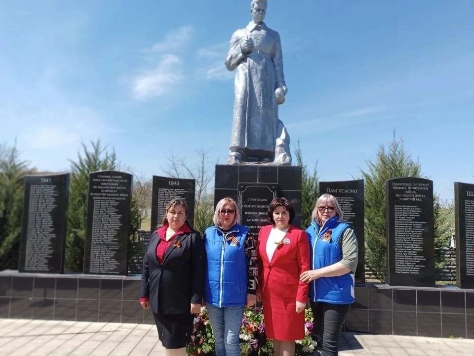 В рамках всероссийской патриотической акции «Знамя Победы» первичное отделение партии «Единая Россия» села Нижние Торгаи организовало торжественное мероприятие, посвящённое 81-й годовщине Великой Победы В рамках всероссийской патриотической акции «Знамя Победы» первичное отделение партии «Единая Россия» села Нижние Торгаи организовало торжественное мероприятие, посвящённое 81-й годовщине Великой Победы