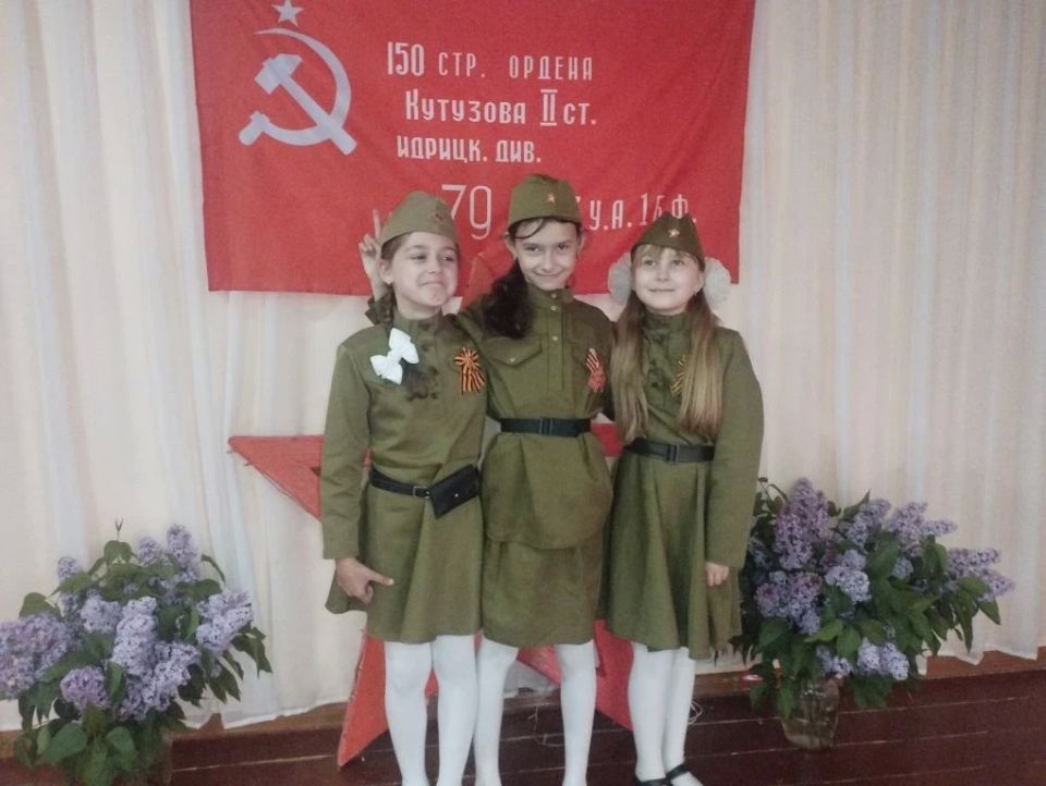 В преддверии Дня Победы в с. Геническая Горка прошел праздничный концерт «Великий День Победы» В преддверии Дня Победы в с. Геническая Горка прошел праздничный концерт «Великий День Победы»