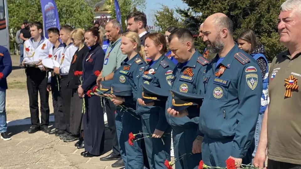 Накануне Дня Победы Единая Россия проводит патриотические акции по всей стране Накануне Дня Победы Единая Россия проводит патриотические акции по всей стране